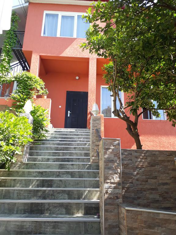 Konstantin House Apartment Sarpi Ngoại thất bức ảnh